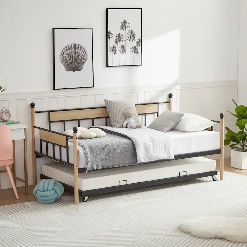 Divano letto in metallo con letto estraibile